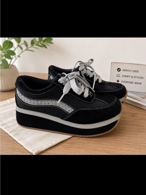 Black Platform Lace-Up Women's Sneakers with Gray Accents. Leather and fabric.